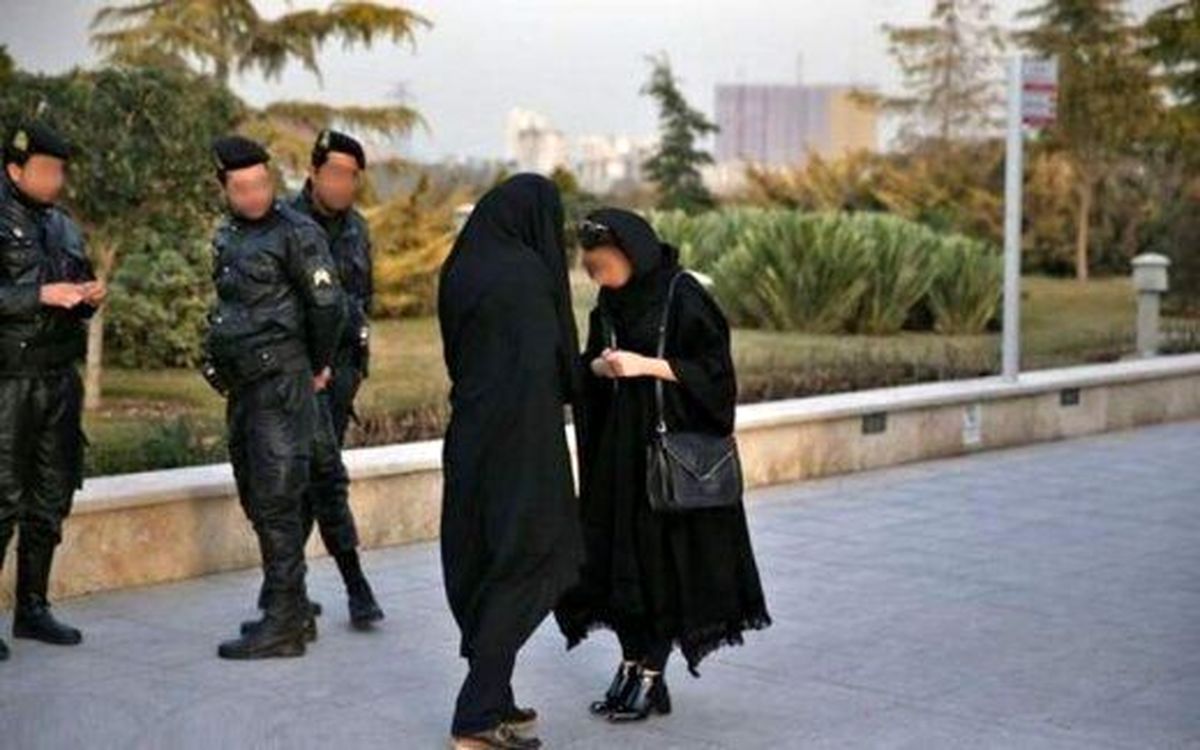 ممنوعیت کشف حجاب در شیراز اعلام شد؛ با زنان بی‌حجاب، برخورد می‌شود
