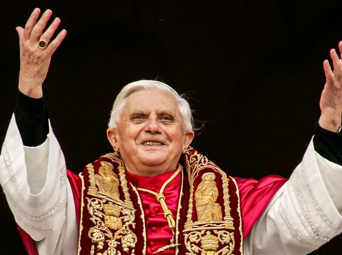 پاپ بازنشسته، بندیکت شانزدهم درگذشت