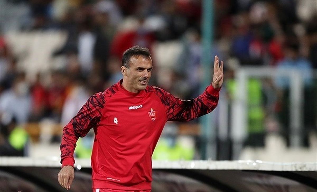 پایان یک عمر افتخار؛ کاپیتان پرسپولیس رسما از فوتبال خداحافظی کرد