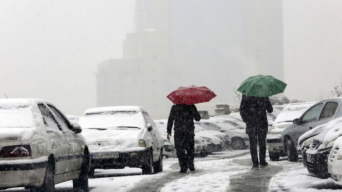 برف تهران، پر از ترافیک، انسداد، تعطیلی و سیاسی کاری!
