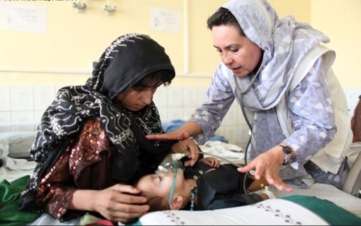 مجله پزشکی BMJ: طالبان در حال نابود کردن پزشکان زن در افغانستان است 